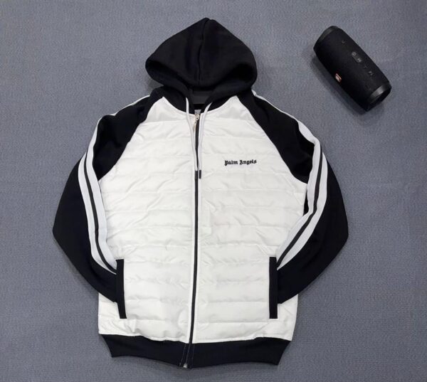 PULL AVEC CAPUCHE