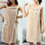 SERVIETTE EN FORME ROBE AVEC BANDEAU